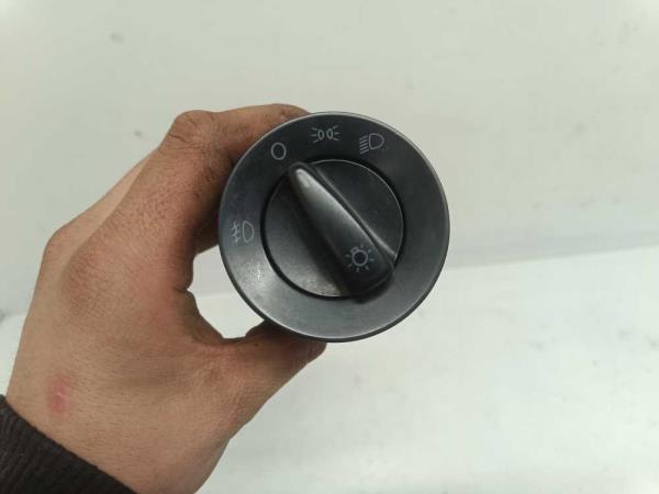 INTERRUPTEUR DE PHARE SKODA OCTAVIA 1996-2004 - Vue 1